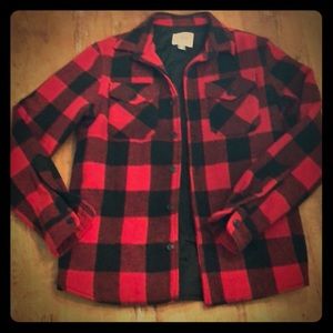 Old Navy Men’s red & black flannel jacket size-S